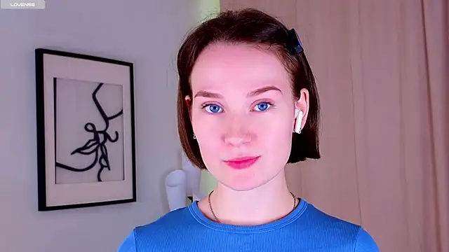 Snapshot of QueenieHathaway chatting on 10-08-25, 01:40 QueenieHathaway online show from 10-08-25, 01:40