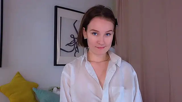 Snapshot of QueenieHathaway chatting on 10-21-25, 01:16 QueenieHathaway online show from 10-21-25, 01:16