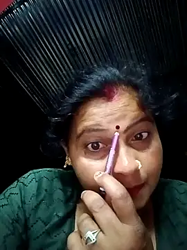 Snapshot of Hot_komal1 chatting on 05-16-26, 07:46 Hot komal1 online show from 05-16-26, 07:46