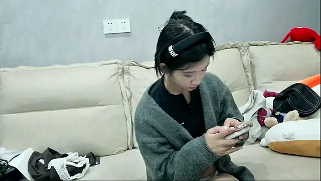 xiaoLI-2025 online show from 11-02-25, 02:11