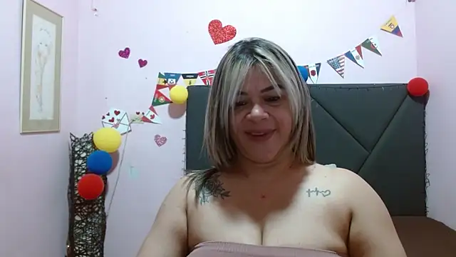 Snapshot of pamela_echeverria chatting on 07-10-26, 11:10 pamela echeverria online show from 07-10-26, 11:10