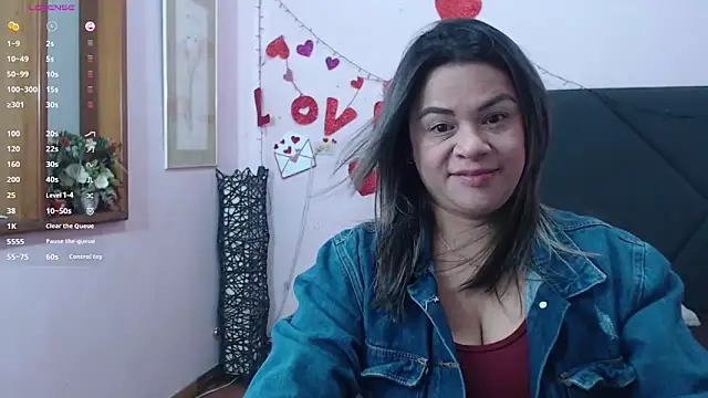 pamela echeverria online show from 04-28-26, 11:14