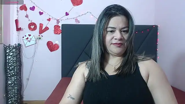 pamela echeverria online show from 04-21-26, 11:17