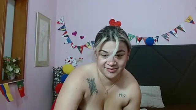 Snapshot of pamela_echeverria chatting on 07-06-26, 11:17 pamela echeverria online show from 07-06-26, 11:17