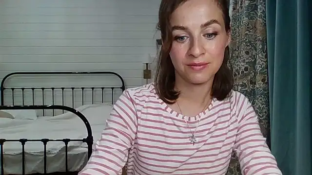 Snapshot of Niravyn_ chatting on 09-10-25, 05:39 Niravyn  online show from 09-10-25, 05:39