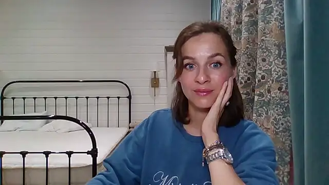 Snapshot of Niravyn_ chatting on 09-09-25, 09:52 Niravyn  online show from 09-09-25, 09:52