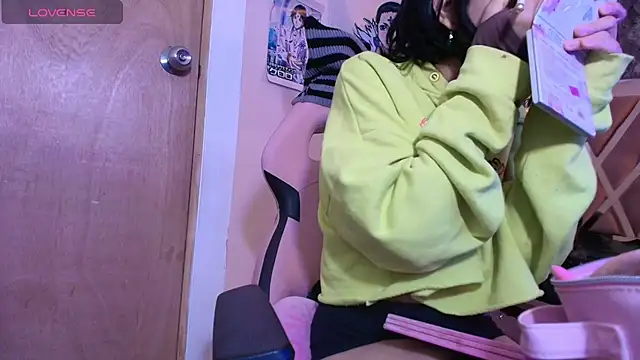 Terraelowen online show from 11-21-25, 11:42