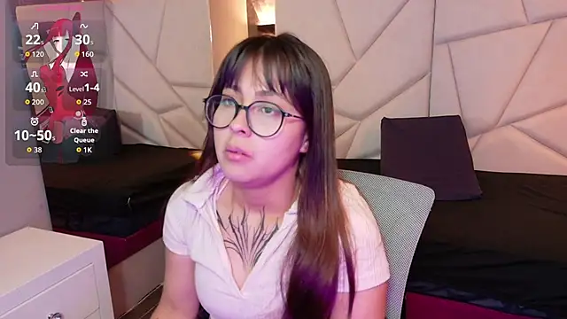 sophiaa 7 online show from 10-07-25, 02:40