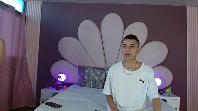 NickandAbby  online show from 09-10-25, 12:48