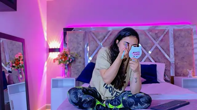 NickandAbby  online show from 10-06-25, 12:17