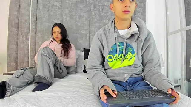 NickandAbby  online show from 10-10-25, 11:33