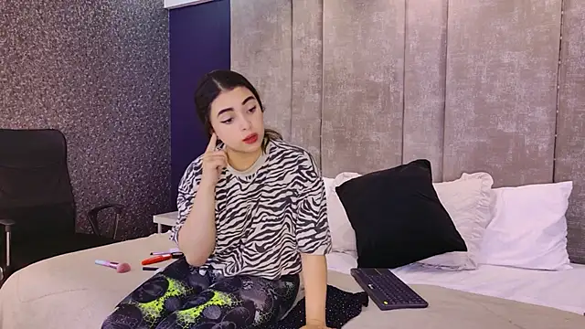 NickandAbby  online show from 11-12-25, 12:20