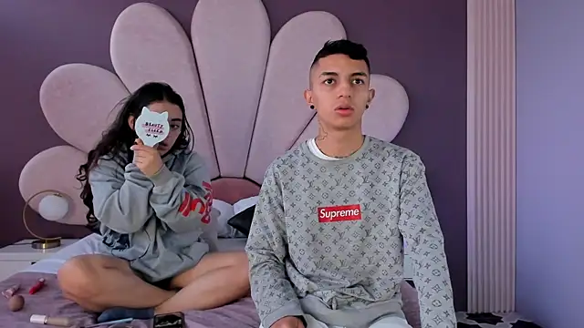 NickandAbby  online show from 10-24-25, 11:42