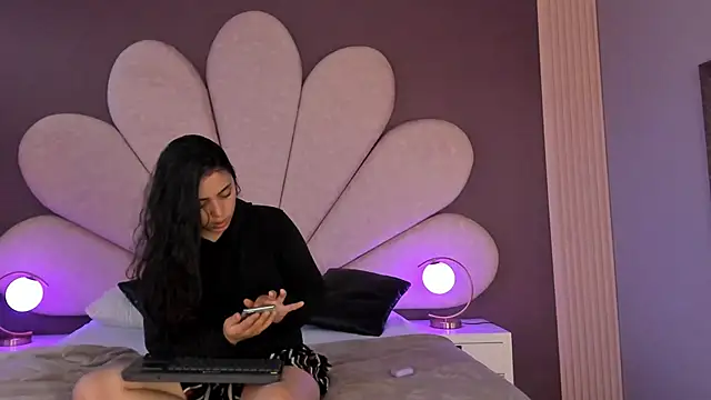 NickandAbby  online show from 11-26-25, 11:32