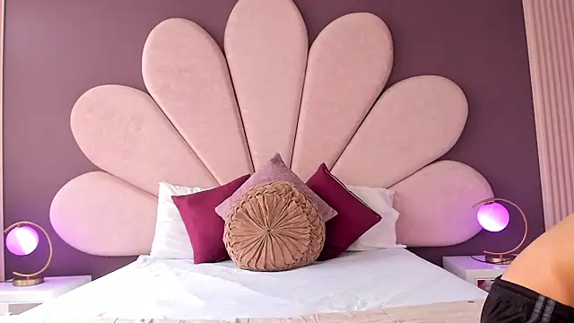 NickandAbby  online show from 04-15-26, 07:58