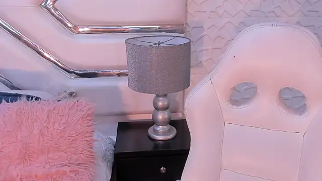 TatiLee online show from 11-11-25, 06:25