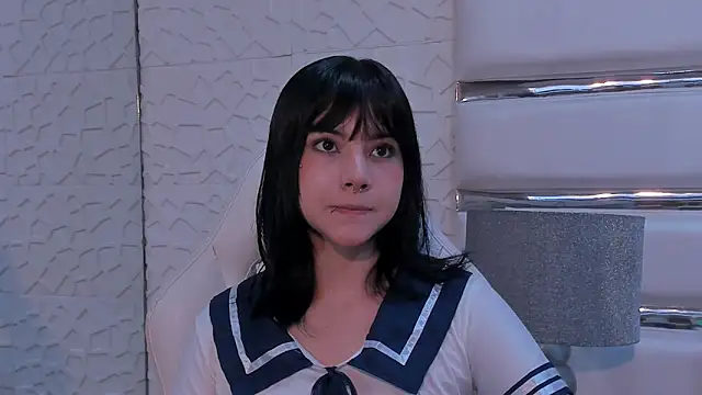 Snapshot of TatiLee chatting on 01-18-26, 02:09 TatiLee online show from 01-18-26, 02:09