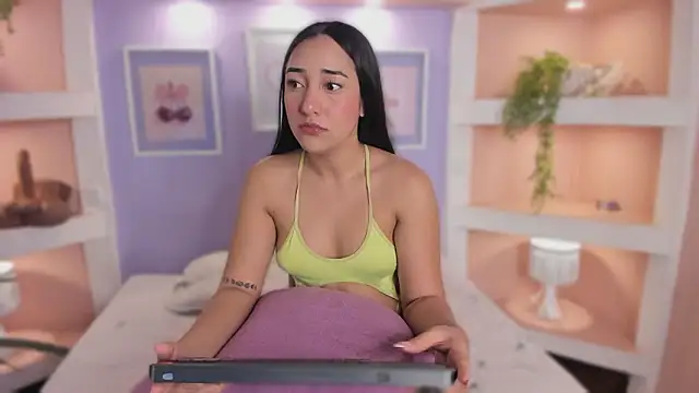 Snapshot of IsabellaaHill_ chatting on 03-02-26, 12:23 IsabellaaHill online show from 03-02-26, 12:23