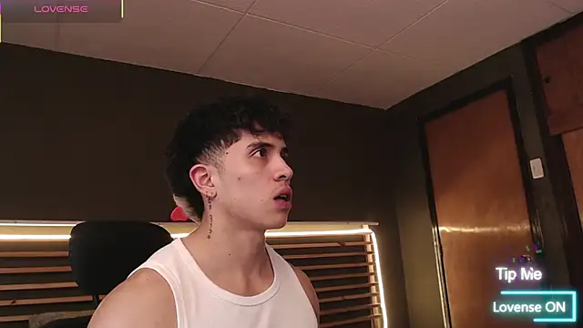 PaulEvens online show from 12-17-25, 01:27