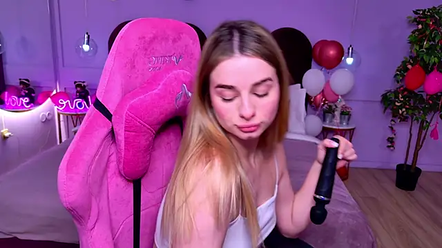 SweetyLicky online show from 11-20-25, 04:07