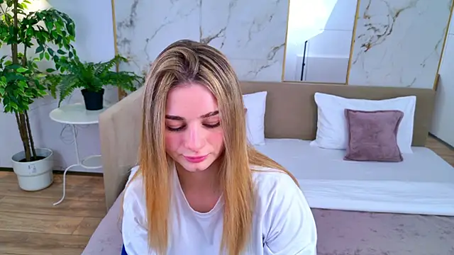 SweetyLicky online show from 03-10-26, 04:00