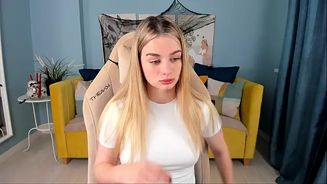 SweetyLicky online show from 10-27-25, 04:08