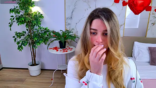 SweetyLicky online show from 02-11-26, 04:07