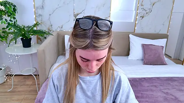 SweetyLicky online show from 02-25-26, 03:56