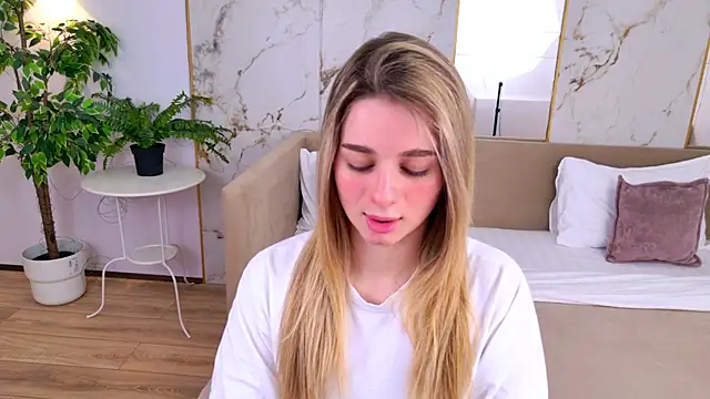 SweetyLicky online show from 04-08-26, 04:08