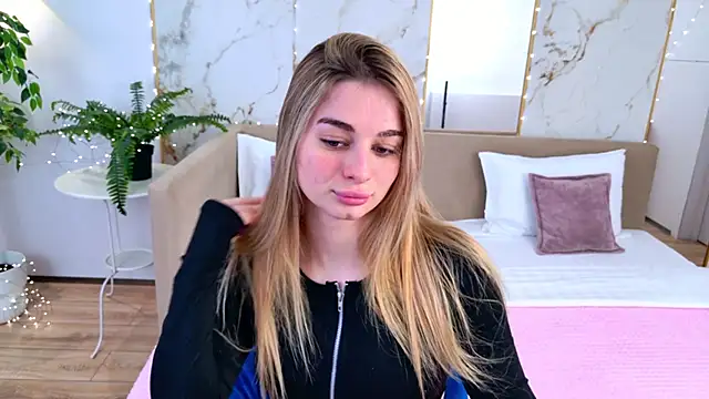 SweetyLicky online show from 05-17-26, 04:07