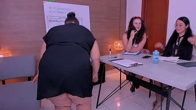 salem cute online show from 11-15-25, 02:15