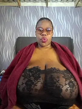 BoobsQueen46K online show from 05-27-26, 11:50