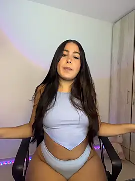 Snapshot of OriannaLuna chatting on 10-21-25, 02:22 OriannaLuna online show from 10-21-25, 02:22
