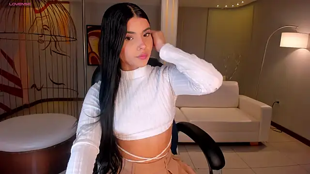 Snapshot of MiaLaurence chatting on 01-09-26, 07:21 MiaLaurence online show from 01-09-26, 07:21