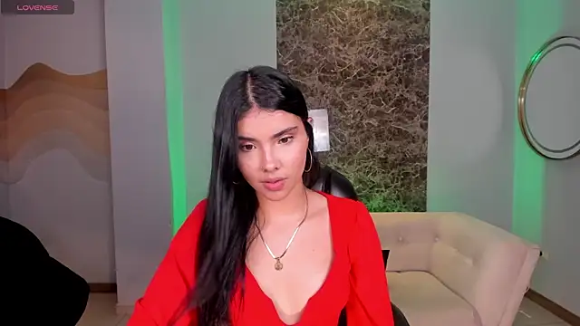 Snapshot of MiaLaurence chatting on 09-24-25, 08:04 MiaLaurence online show from 09-24-25, 08:04