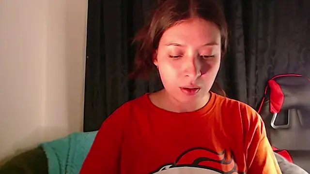Snapshot of -Ivonny chatting on 09-11-25, 11:27 -Ivonny online show from 09-11-25, 11:27
