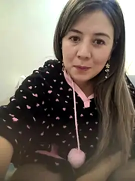 Sophie del Castillo online show from 12-17-25, 02:05