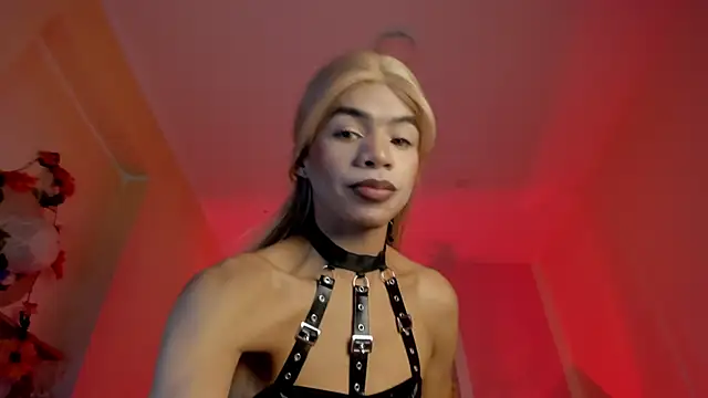 Snapshot of Katy_bratz_ chatting on 06-17-26, 02:22 Katy bratz online show from 06-17-26, 02:22