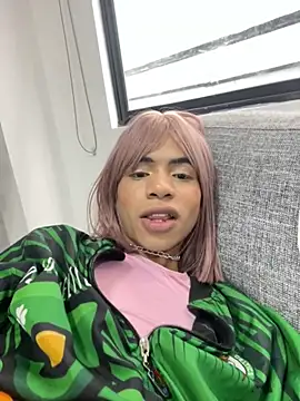 Katy bratz  online show from 10-29-25, 07:13