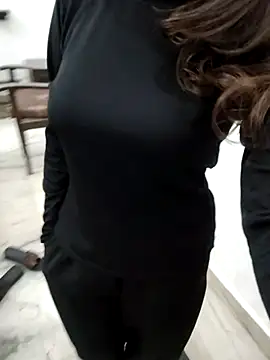 Kayna Rawat online show from 12-21-25, 09:44