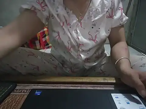 Snapshot of Xue_weng chatting on 06-07-26, 03:01 Xue weng online show from 06-07-26, 03:01