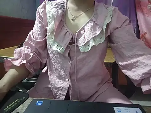 Snapshot of Xue_weng chatting on 06-04-26, 07:13 Xue weng online show from 06-04-26, 07:13