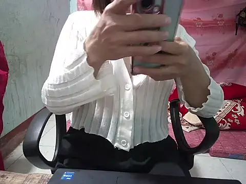 Xue weng online show from 11-16-25, 01:27