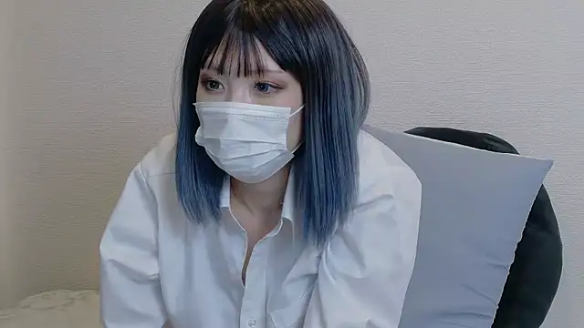 Snapshot of sarina_at chatting on 07-18-26, 07:28 sarina at online show from 07-18-26, 07:28