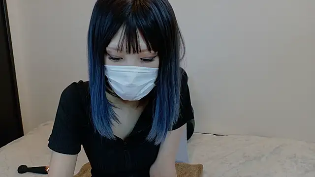 sarina at online show from 10-31-25, 04:31