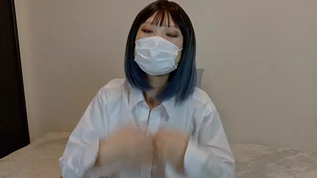 sarina at online show from 10-27-25, 04:24