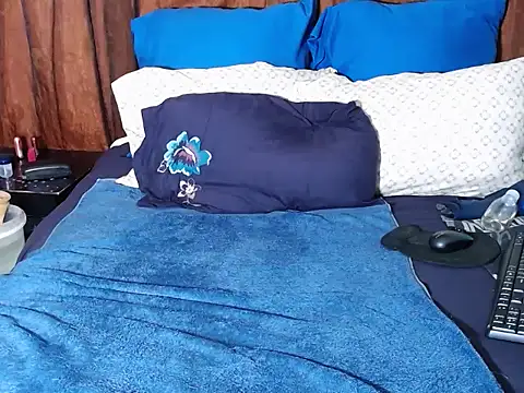Snapshot of BOUNCINGASSX chatting on 07-15-26, 07:43 BOUNCINGASSX online show from 07-15-26, 07:43