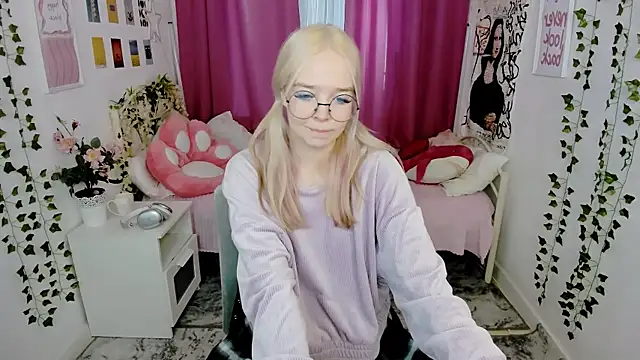 BellaMontgomery online show from 03-20-26, 11:55