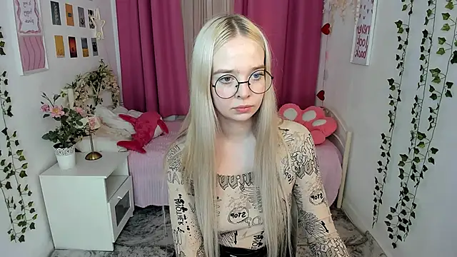 BellaMontgomery online show from 04-30-26, 04:14