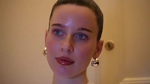 ellaa91 online show from 03-24-26, 07:03